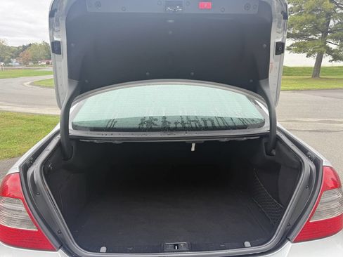 Used 2009 Mercedes-Benz E 350 4MATIC Sedan image 13