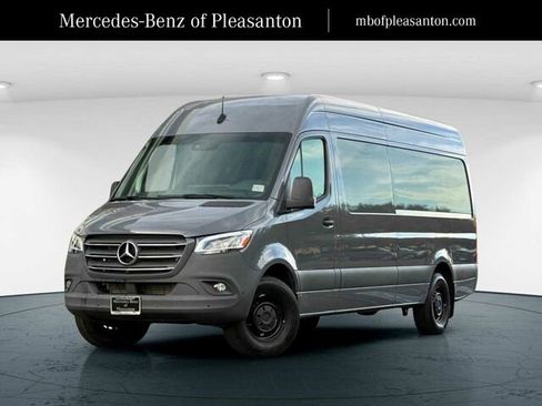 Used 2023 Mercedes-Benz Sprinter 2500 image 1