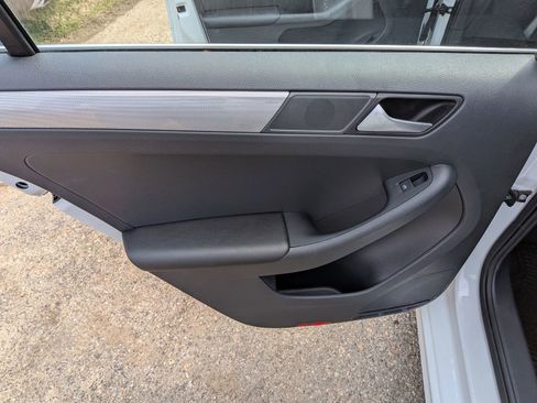 Used 2017 Volkswagen Jetta S image 20