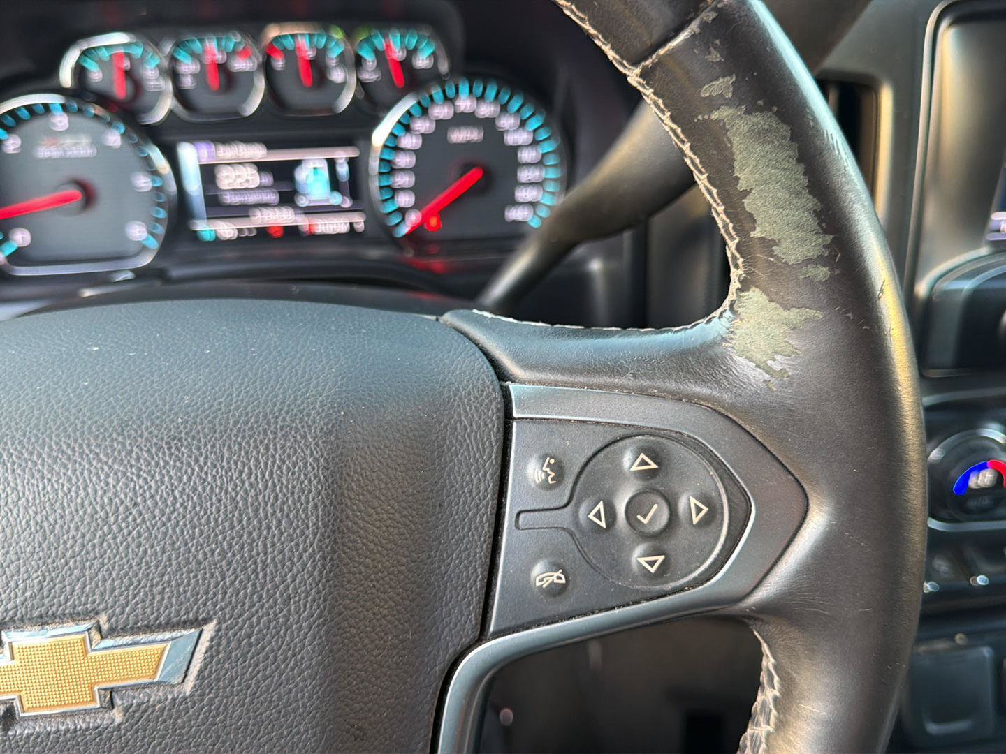 Used 2015 Chevrolet Silverado 2500 LT w/ LT Convenience Package RWD image 12