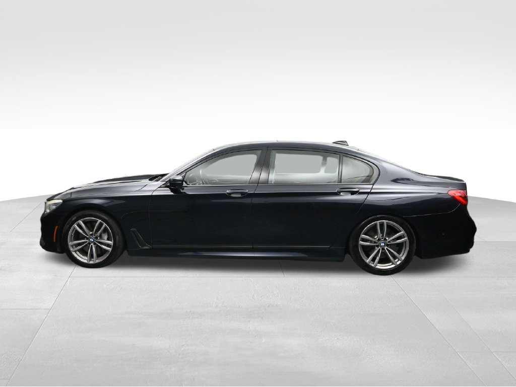 Used 2017 BMW 750i xDrive AWD/4WD image 2