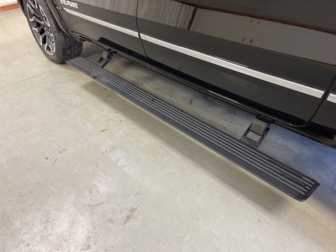 New 2025 RAM 1500 Limited w/ Off Road Group image 15