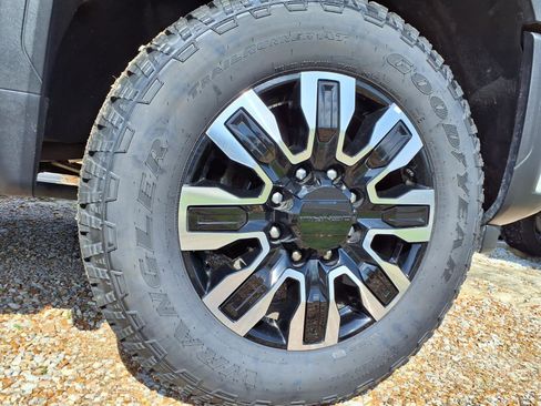 Used 2024 GMC Sierra 3500 Denali Ultimate AWD/4WD image 40