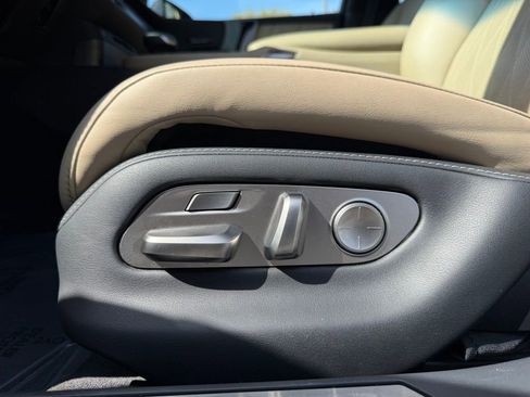 Used 2022 Lexus LS 500 w/ Interior Upgrade Package image 12