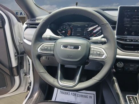 Used 2025 Jeep Compass Limited AWD/4WD image 12