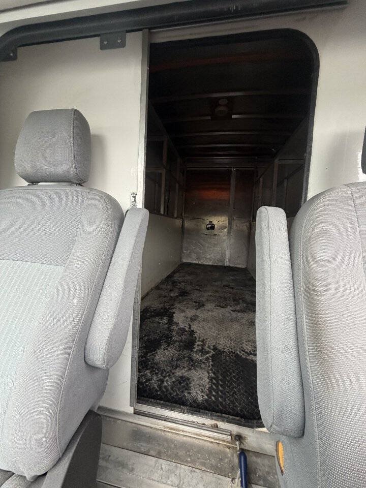 Used 2018 Ford Transit 350 138 w/ Interior Upgrade Package RWD image 33