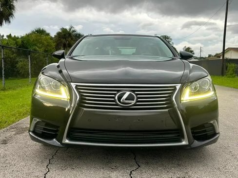 Used 2016 Lexus LS 460 AWD w/ Comfort Package image 2