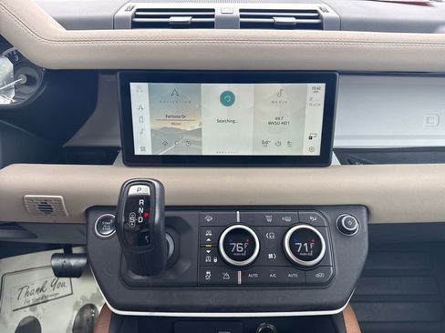 Used 2023 Land Rover Defender 110 SE image 25
