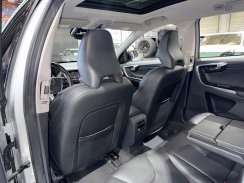 Used 2017 Volvo XC60 T6 Dynamic w/ Climate Package image 52