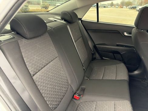 Used 2018 Kia Rio S image 32