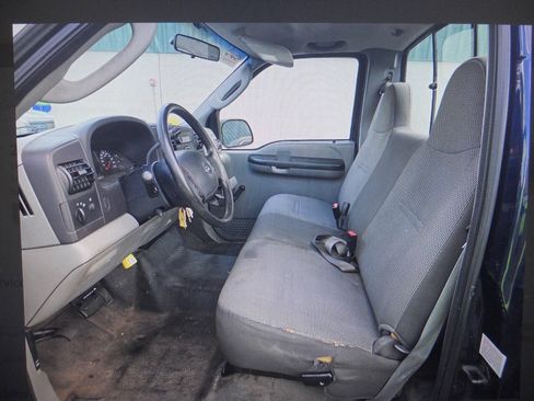 Used 2005 Ford F250 XLT RWD image 6