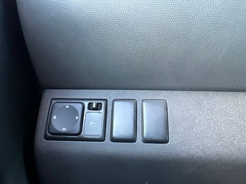 Used 2012 Nissan Xterra S AWD/4WD image 21