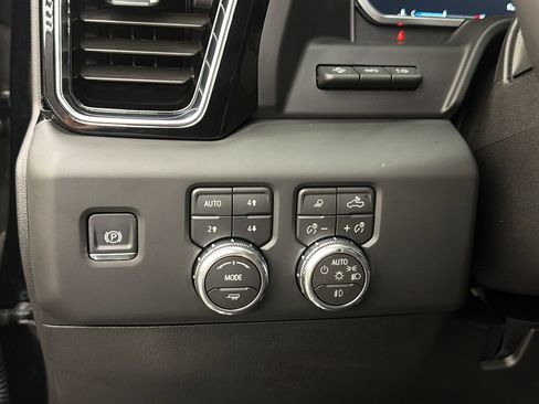 Used 2026 GMC Sierra 3500 Denali w/ Denali Reserve Package AWD/4WD image 24