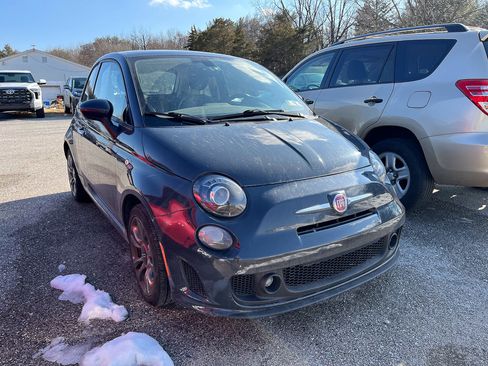 Used 2018 FIAT 500 Pop w/ Urbana Appearance Package image 1