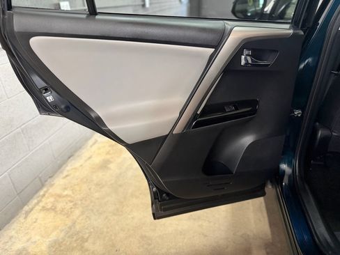 Used 2018 Toyota RAV4 Limited AWD/4WD image 18