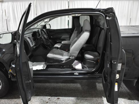 Used 2019 Chevrolet Colorado W/T w/ WT Convenience Package image 14