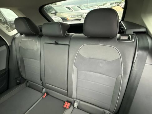 Used 2024 Volkswagen Taos SE w/ Panoramic Sunroof Package AWD/4WD image 22