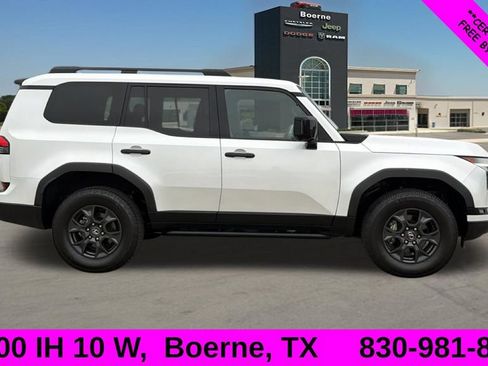 Used 2024 Lexus GX 550 AWD/4WD image 2