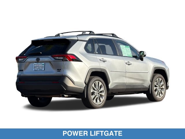 Used 2025 Toyota RAV4 XLE Premium AWD/4WD image 5