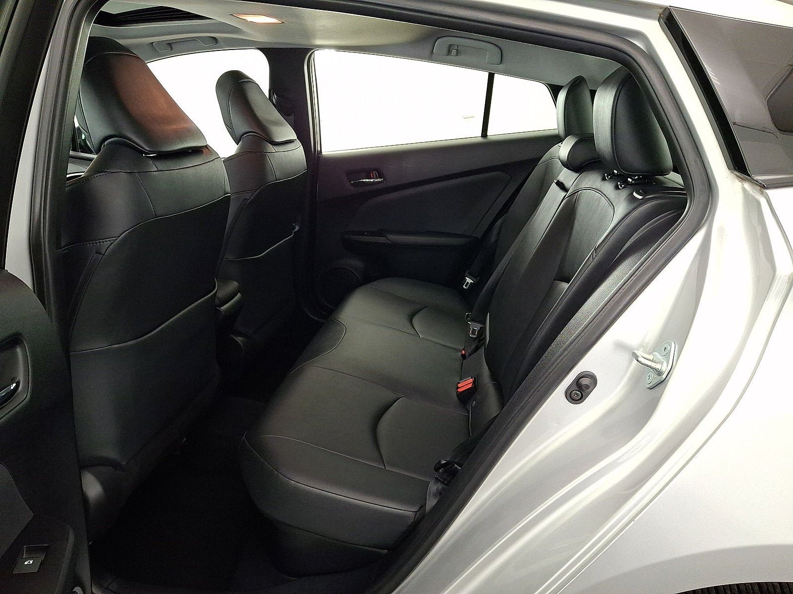 Used 2017 Toyota Prius Four w/ Advanced Technology Package FWD image 12