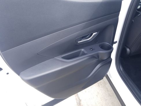 Certified 2025 Hyundai Santa Cruz SE image 11