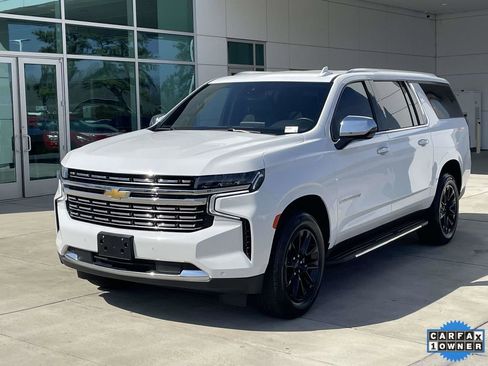 Used 2023 Chevrolet Suburban Premier image 2