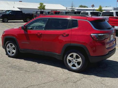 Used 2024 Jeep Compass Latitude AWD/4WD image 6