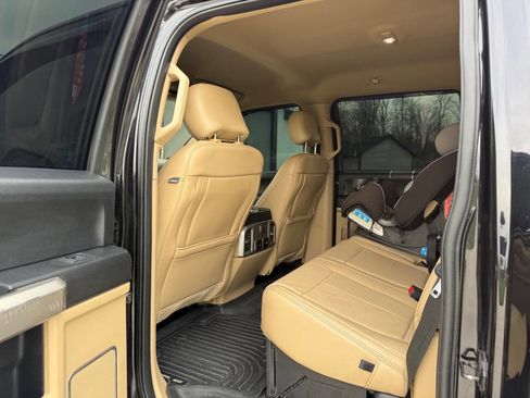 Used 2020 Ford F350 Lariat w/ Chrome Package image 11