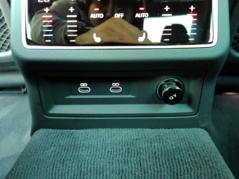 Used 2025 Audi A6 Premium Plus w/ Premium Plus Package AWD/4WD image 32