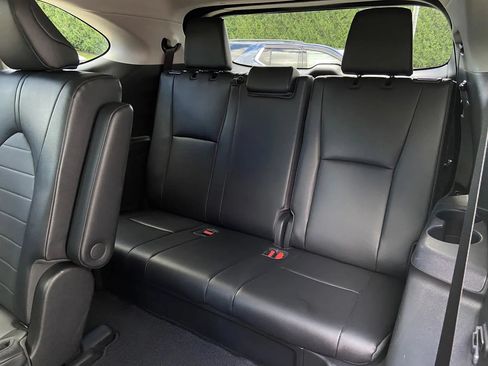 Used 2023 Toyota Highlander XLE AWD/4WD image 29