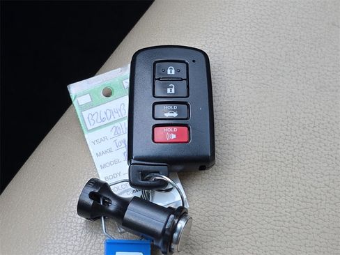 Used 2016 Toyota Avalon XLE Premium image 35