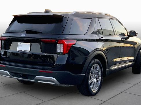 Used 2025 Ford Explorer Platinum image 13