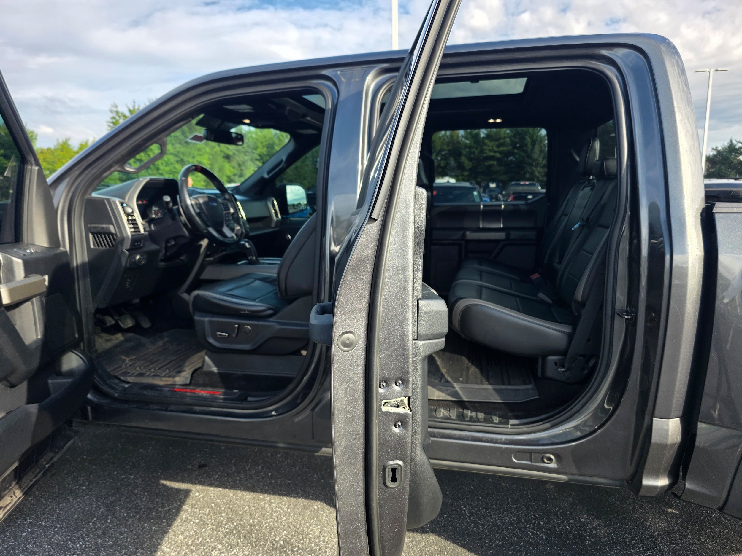 Used 2018 Ford F150 Raptor w/ Equipment Group 801A Mid AWD/4WD image 9