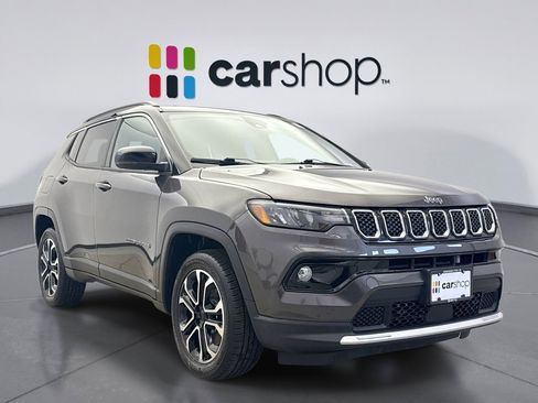 Used 2024 Jeep Compass Limited image 7