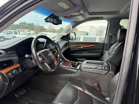 Used 2015 Cadillac Escalade Premium image 8