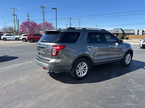 Used 2014 Ford Explorer XLT w/ Equipment Group 202A image 6