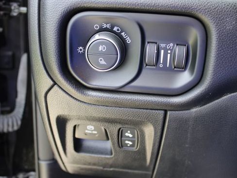 Used 2025 RAM 1500 Laramie w/ Night Edition AWD/4WD image 18