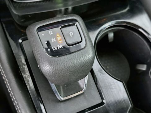 Used 2023 Nissan Rogue SL FWD image 24