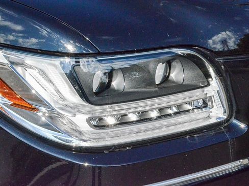 Used 2021 Lincoln Navigator L Reserve image 10