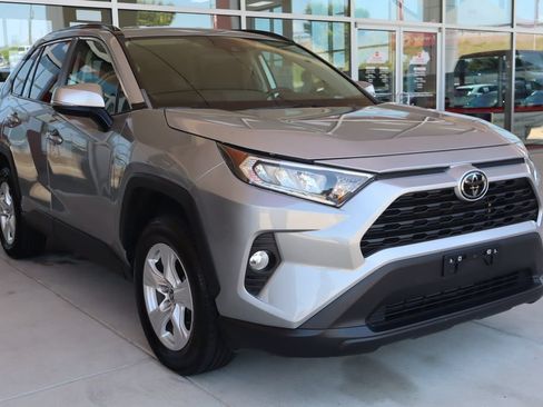 Used 2021 Toyota RAV4 XLE AWD/4WD image 1