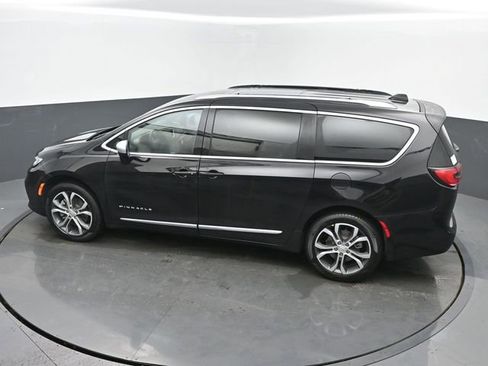 New 2026 Chrysler Pacifica Pinnacle image 40