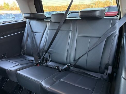 Used 2022 Ford Expedition XLT image 7