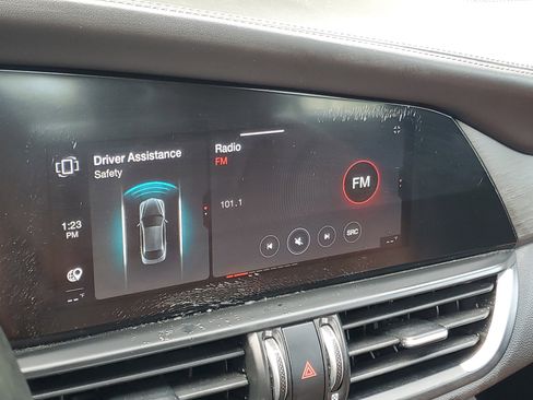 Used 2023 Alfa Romeo Giulia Ti image 22