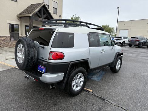 Used 2007 Toyota FJ Cruiser 4WD image 8