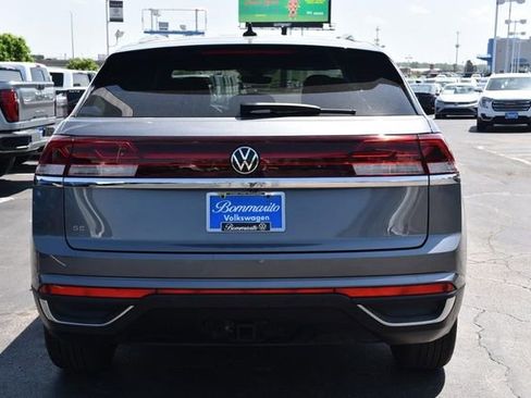 Used 2025 Volkswagen Atlas Cross Sport SE FWD image 6