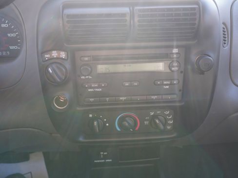 Used 2004 Ford Ranger XLT image 13