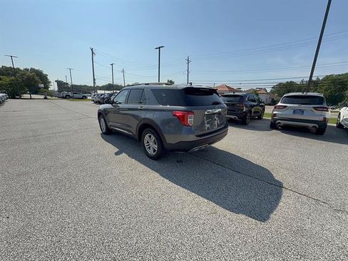 Certified 2023 Ford Explorer XLT w/ Equipment Group 202A AWD/4WD image 3