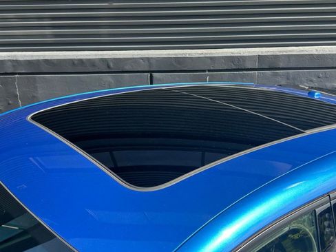 Certified 2019 Porsche Macan image 16