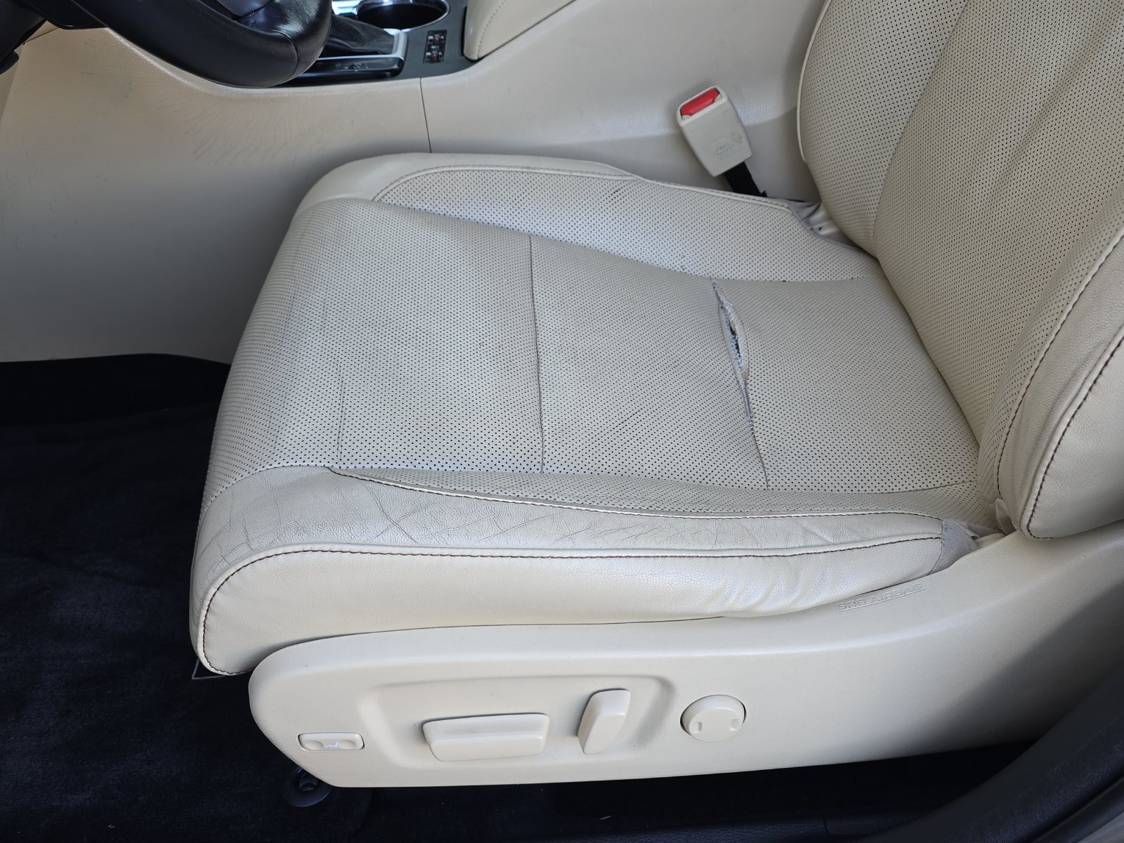 Used 2015 Toyota Highlander Limited w/ Driver Technology Package AWD/4WD image 30