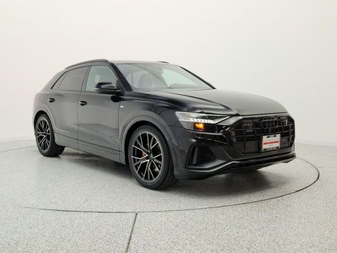Used 2023 Audi Q8 Prestige w/ Prestige Package AWD/4WD image 3